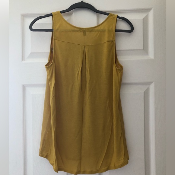 Women’s express gold top - Picture 4 of 4